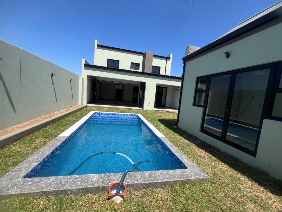 4 Bedroom Property for Sale in Sandown Western Cape